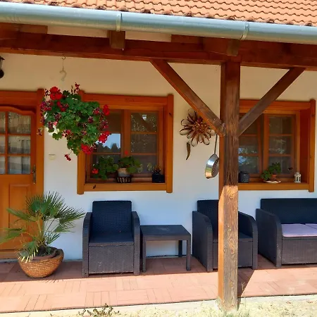 H&h Vendeghaz Apartment Balatonbereny
